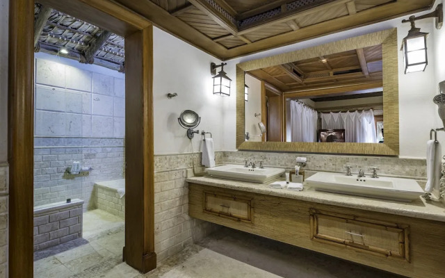 Luxury Villa with Beachfront Eden Roc