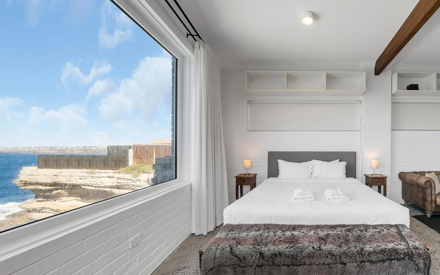 Cliffside: Bondi Beach