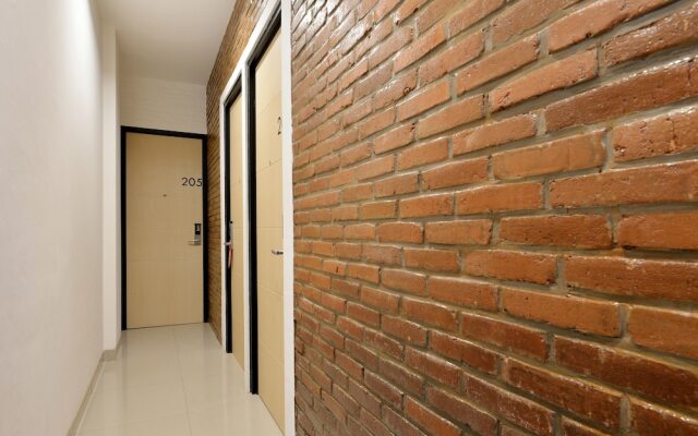 ZEN Rooms Near Mall Buaran
