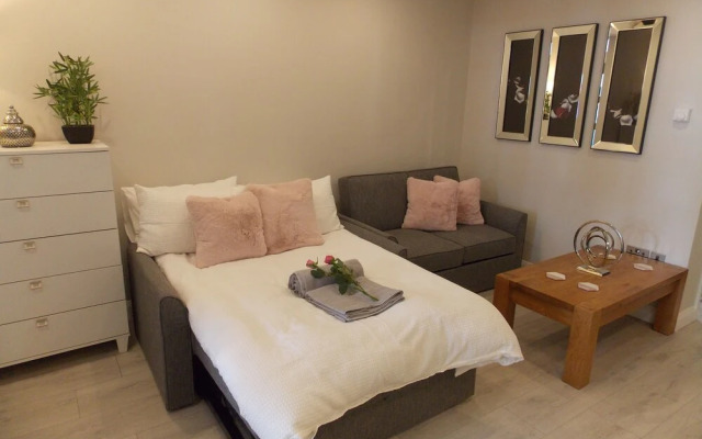 Eden Suite Sasco Apartments