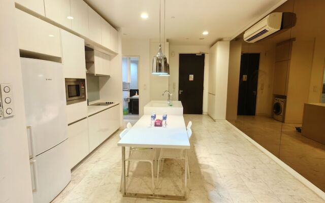 Amazing Pool By Platinum Suites