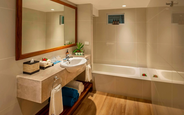 OUTRIGGER Fiji Beach Resort