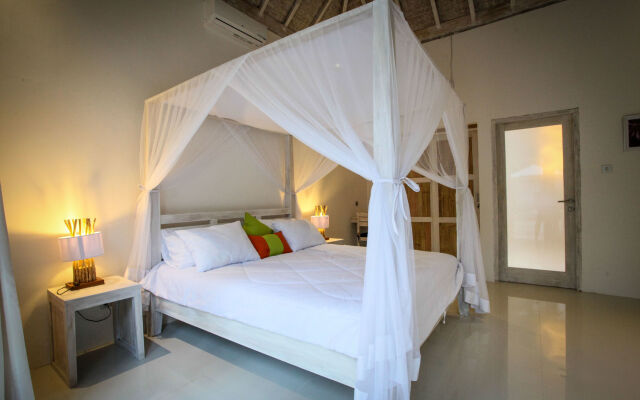 Sunset Palms Resort
