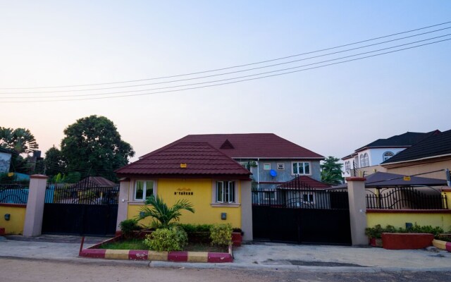 D'Tavern Apartment