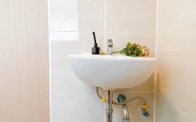 Compact And Homey Studio At Meikarta Apartment