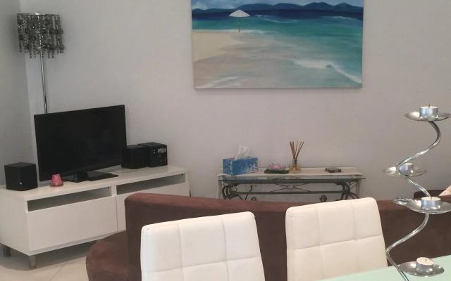 Sydney Executive Garden Apartment
