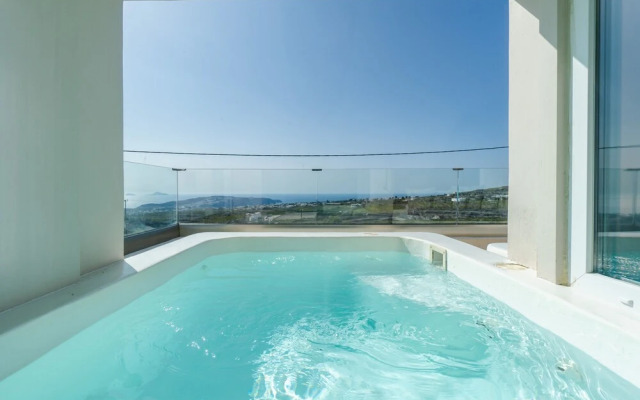 Cinnamon Villa with Private Hot Tub