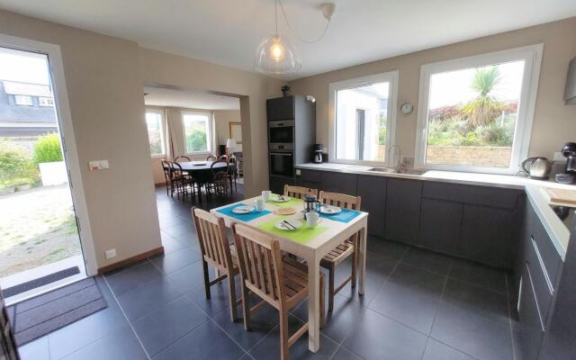 Breton holiday home in a quiet location near the beach