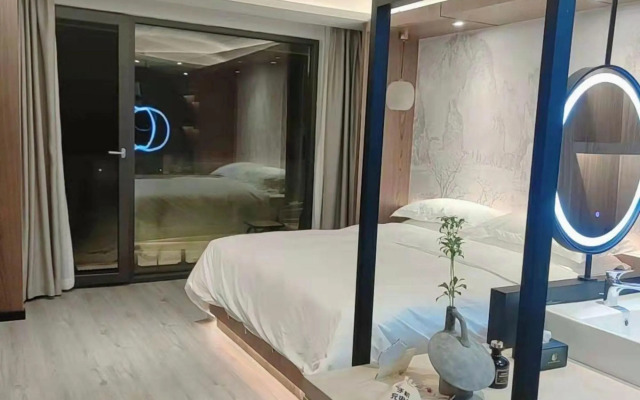 Chongqing White-collars East Hotspring Hotel