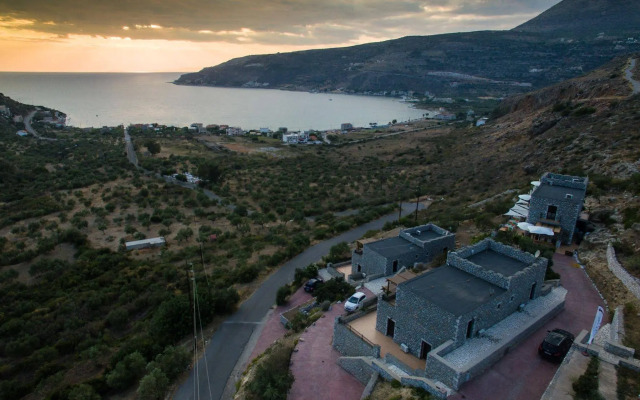 Onar Mani Suites