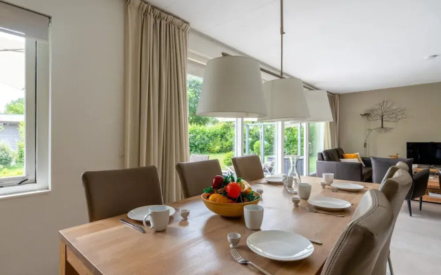 Tastefully Furnished Country House for 6 People