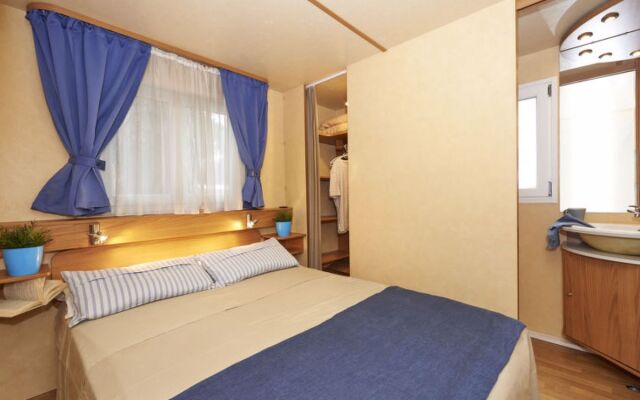 Camping Village Baia Domizia (BDO121)