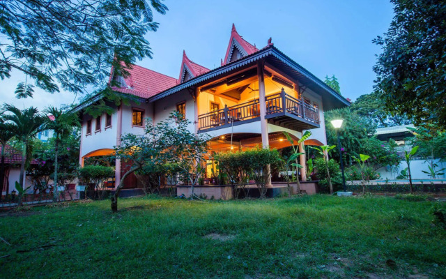 Relax Resort Angkor Villa
