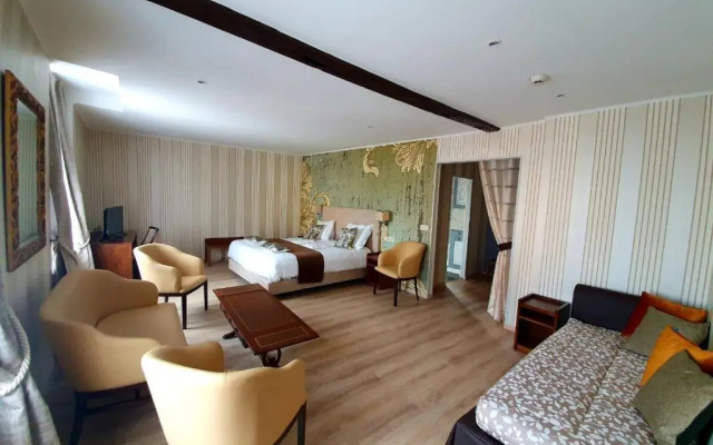 Hotel & Restaurant La Croix Blanche De Sologne