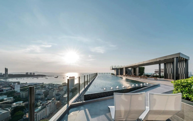 Pattaya Central Sea View Pool Suite