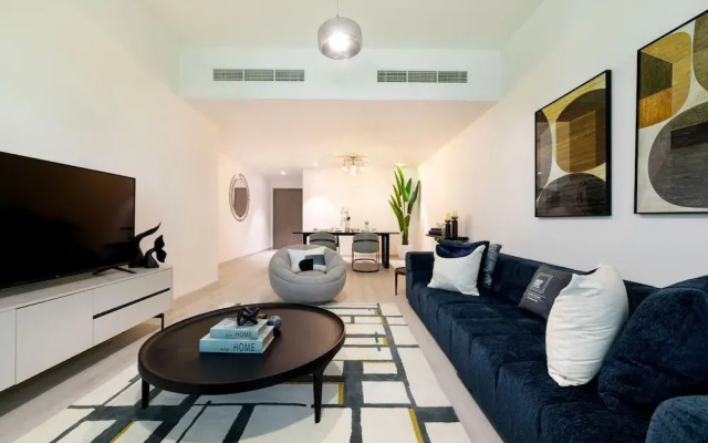 Stylish 2BR Close to Dubai Future Museum Difc