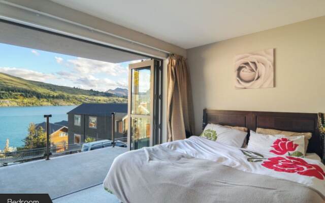 Alpine Village - 2 Bedroom Executive Apartment