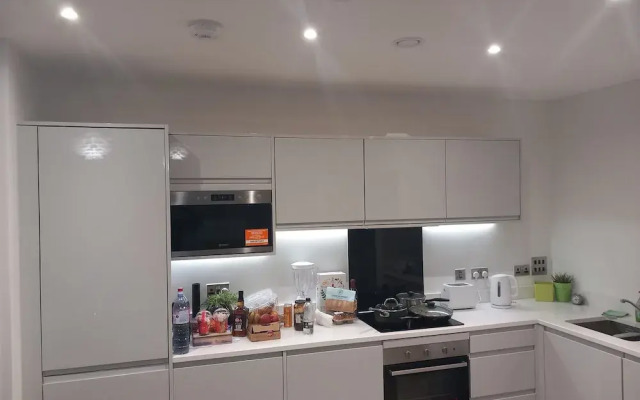 Tranquil Loughton Apartment Retreat