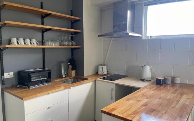 Private 2 bedrooms suite with free parking
