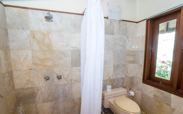 3 bedroom villa river side Legian