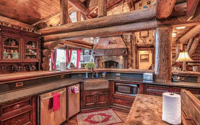 Forge Lake Lodge in Topton