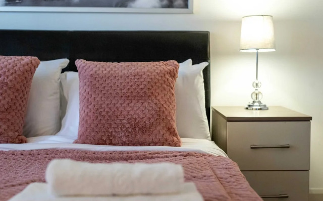 Guestready - Gorgeous 2BR Home With Balcony in Queensbury