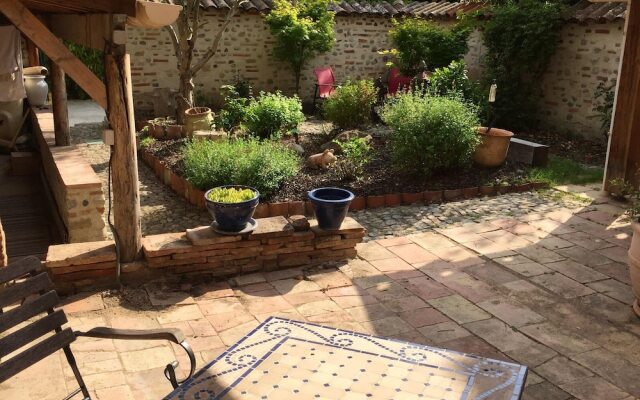 Studio in Villenouvelle, With Enclosed Garden and Wifi