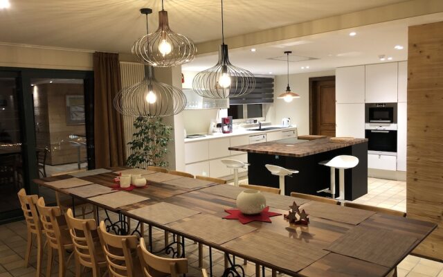 Charming Holiday Home in Robertville with Steambath