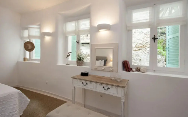 White Jasmine Cottage