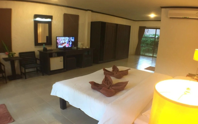 Khaolak Palm Hill Resort