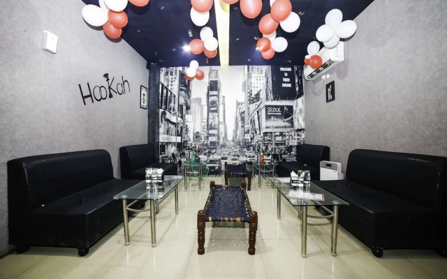 Hotel C P Palace by OYO Rooms