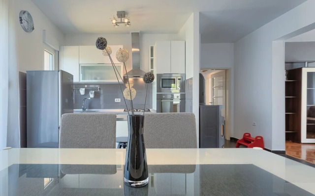 Rovere Pula in Pula With 2 Bedrooms and 1 5 Bathrooms