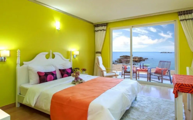 Castles Pebble Beach Pension