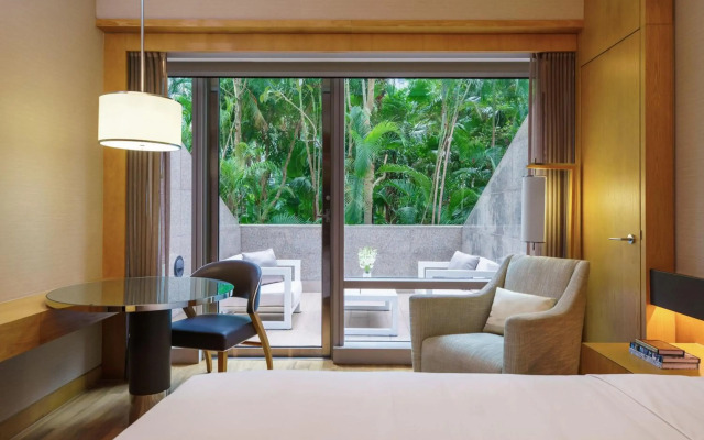 Renaissance Hong Kong Harbour View Hotel