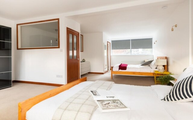 The Southwick Sanctuary - Large & Modern 6bdr with Terrace