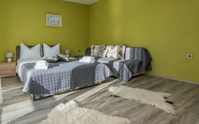 Amazing Home in Zadar With 7 Bedrooms, Wifi and Outdoor Swimming Pool