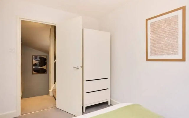 The Brunswick Retreat - Warm 3bdr Flat With Balcony