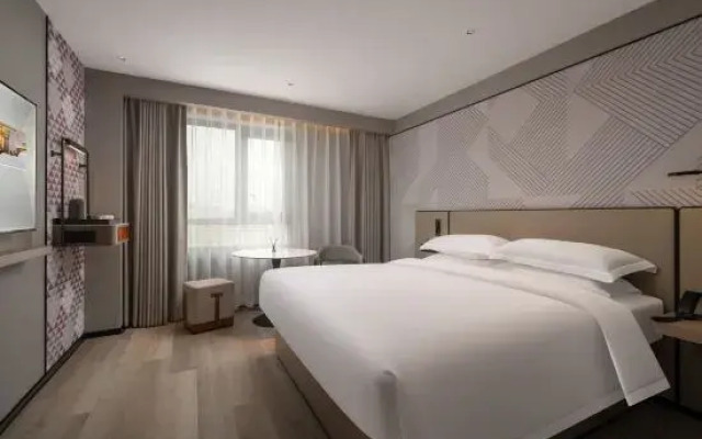 Berman Hotel (Zhanjiang Wuchuan Jiefang Middle Road Gangfeng Plaza)