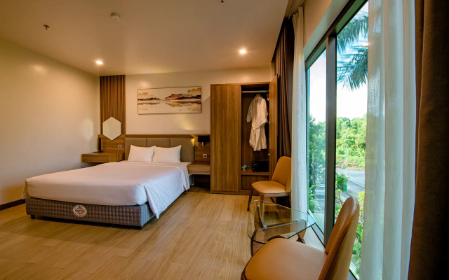 Zen Riverside Hotel & Residences