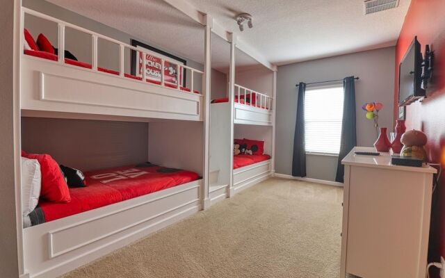 Ralph's 7 Bed Solterra Vacation Home