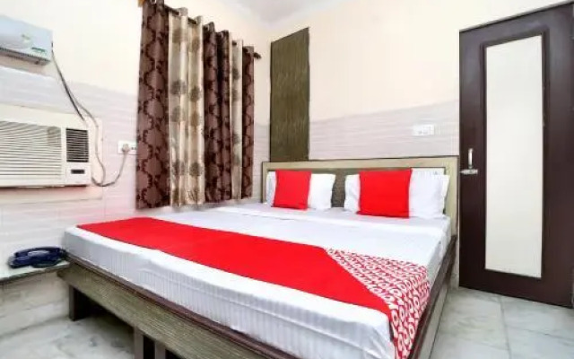 OYO 23084 Chhabra Guest House