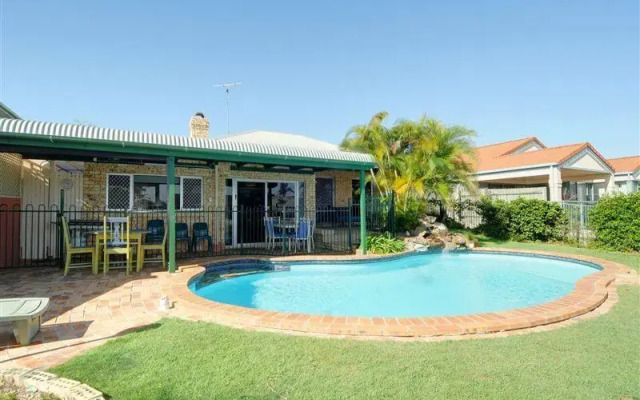 Awoonga Court 4
