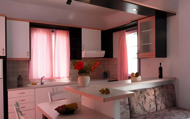 Cybele Suites & Apartments