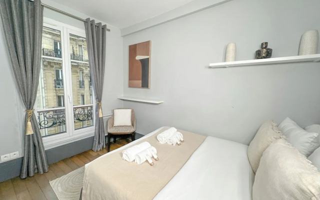 827 Barthélémy