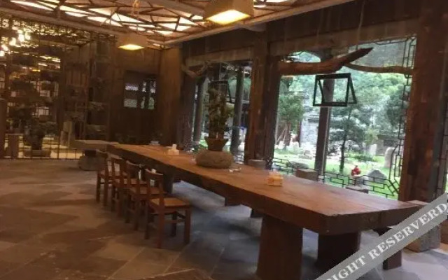 Sanshuige Boutique Hostel