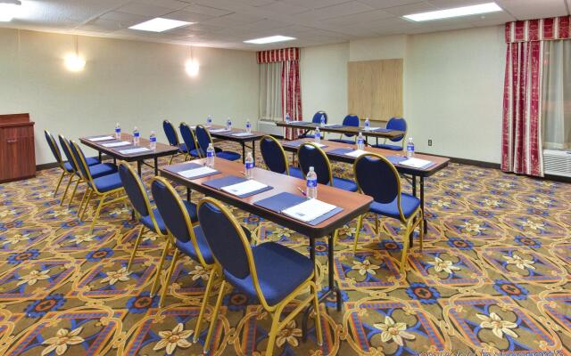 Holiday Inn Express Flint-Campus Area by IHG