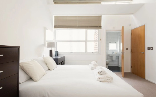 Platinum Apartment Near Westminster 9982