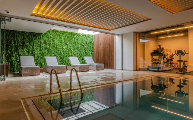 Nelia Beach Hotel & Spa
