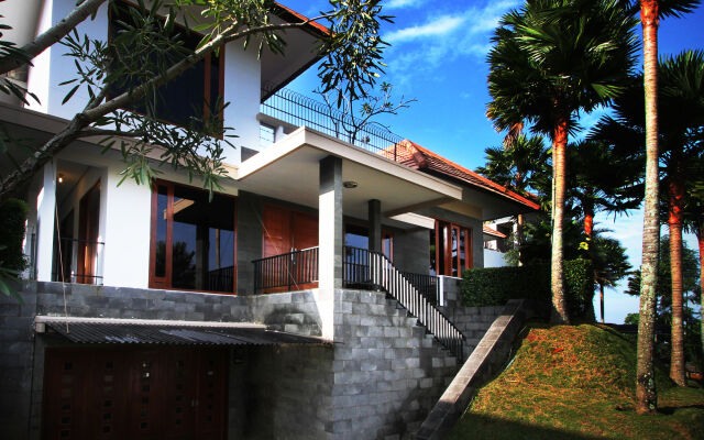 Kirei Mountain View 7BR Villa with a Private Pool