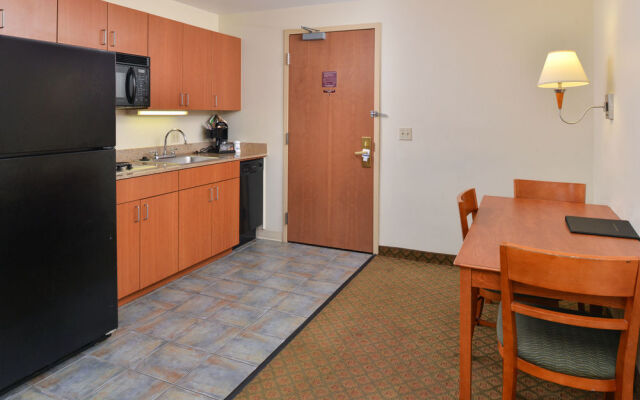 Holiday Inn Express Hotel & Suites Southfield - Detroit